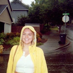 Meet your Posher, Olivia